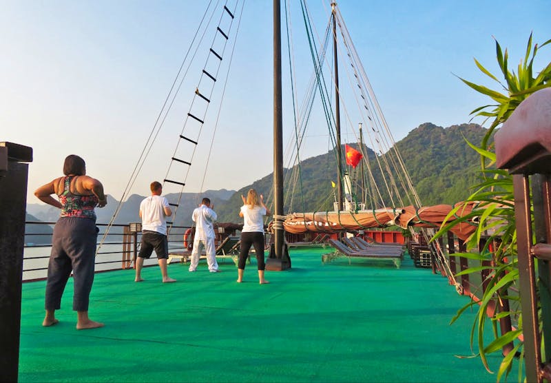 Tai Chi Kurs auf der Dschunke - ©Julian Bartsch - Eberhardt TRAVEL