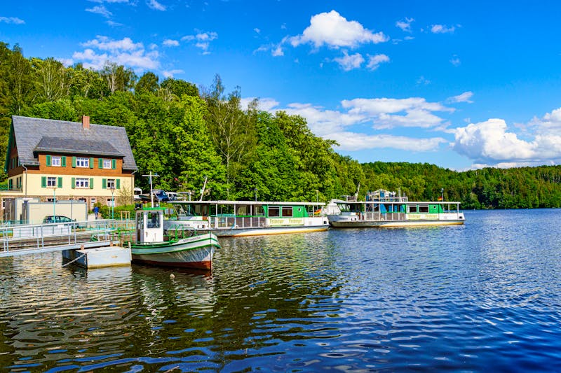 Schiffe an Talsperre Kriebstein - ©Riegel - Adobe Stockphoto