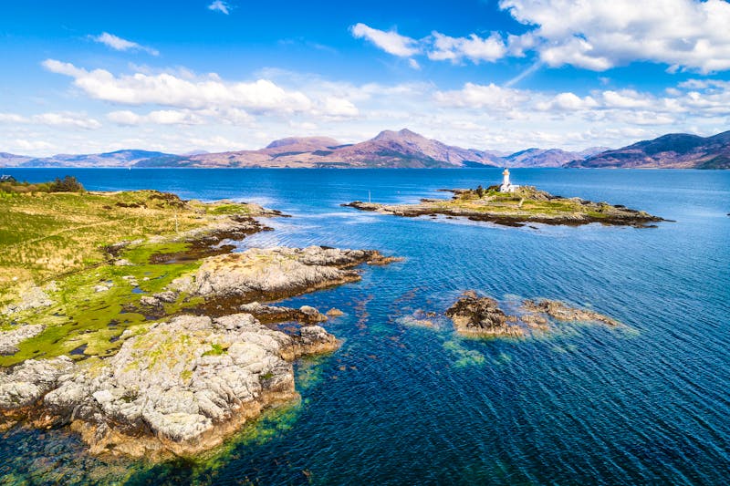 Ornsay Lighthouse an der Südküste der Islae of Skye - ©rphfoto - stock.adobe.com