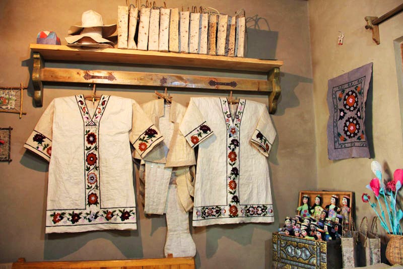Seidenpapier-Fabrik in Samarkand - ©Sylvia Ott - Eberhardt TRAVEL