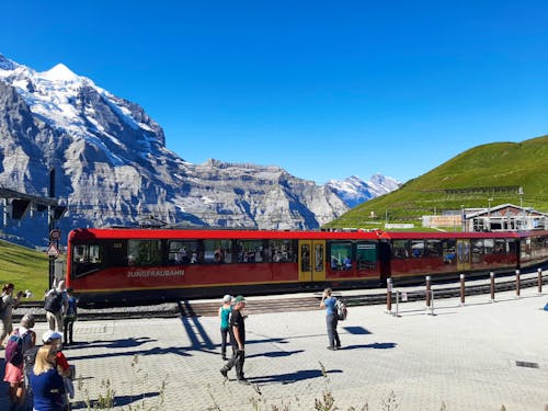 Jungfraubahn auf der Kleinen Scheidegg  &ndash; &copy; Katrin Deutschbein - Eberhardt TRAVEL