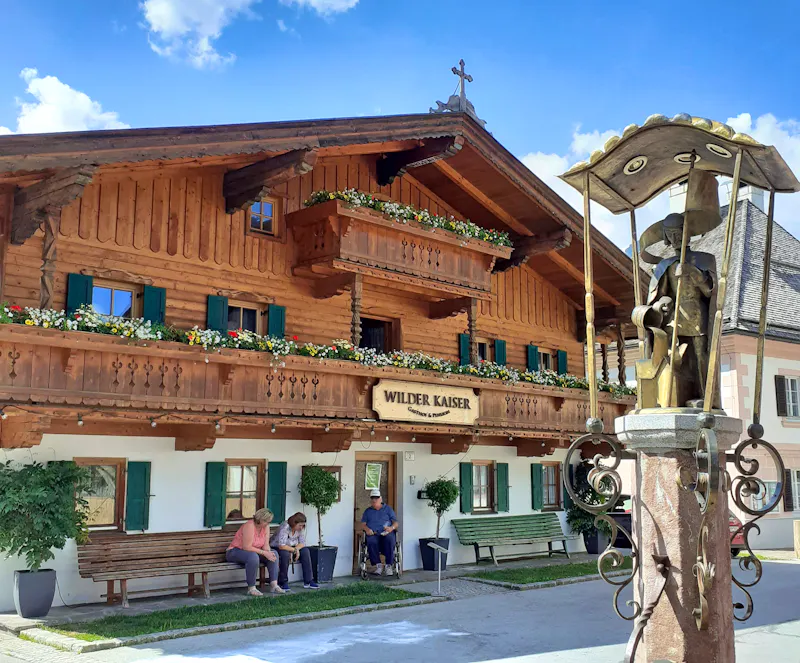 Gasthof Wilder Kaiser in Going - Drehort und Filmkulisse im Bergdoktor - &copy;Kerstin Hugel - Eberhardt TRAVEL