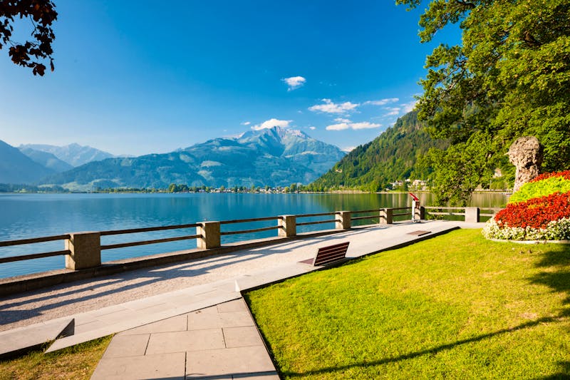 Uferpromenade in Zell am See - ©Richard Semik - stock.adobe.com
