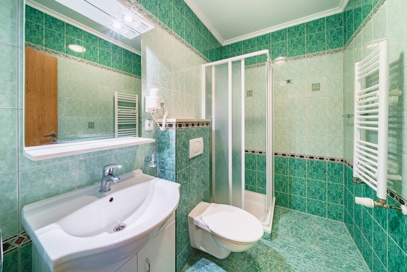 Franzensbad - Kurhaus Erika - Badezimmerbeispiel – ©Kurhaus Erika Franzensbad