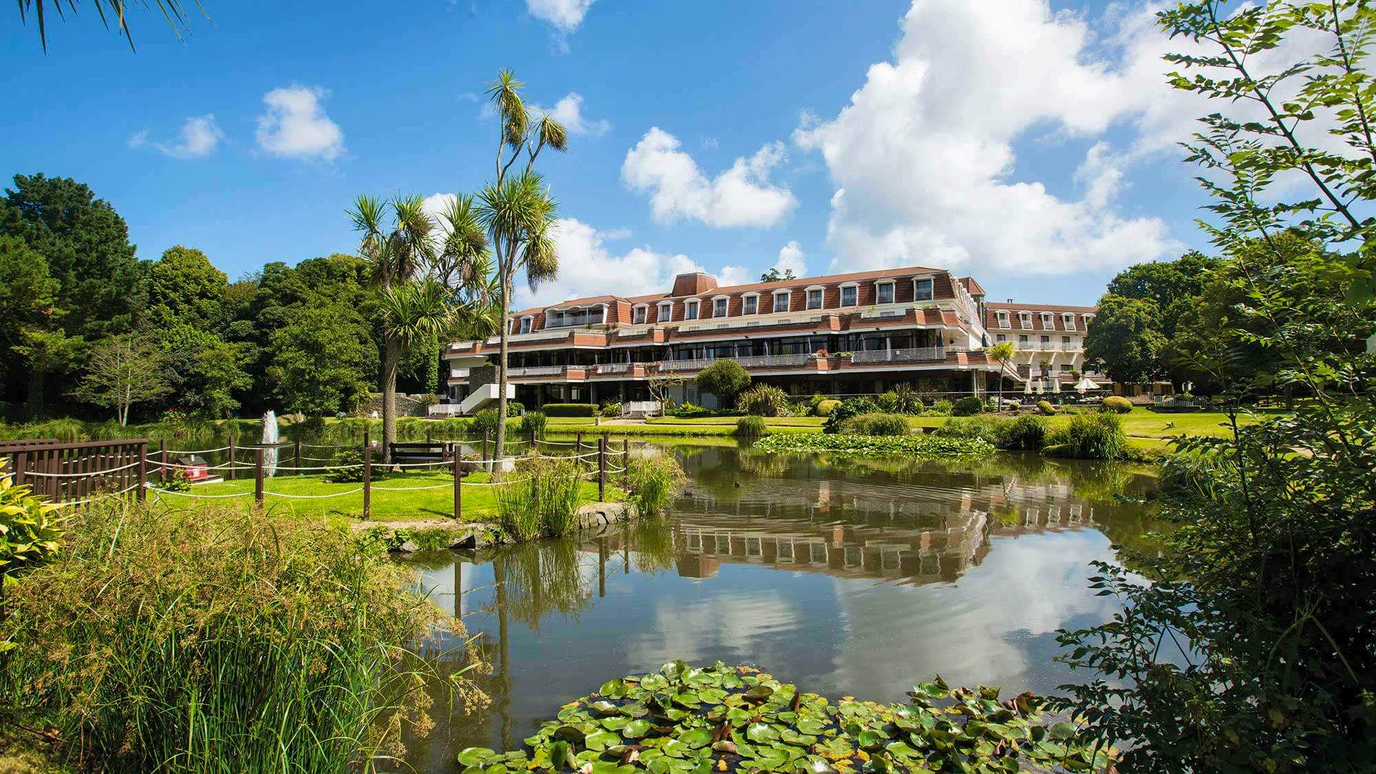 St Pierre Park Hotel, Spa - Hotelgebäude&nbsp;&ndash;&nbsp;&copy;&nbsp;St Pierre Park Hotel, Spa