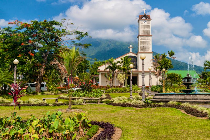 zentraler Platz in La Fortuna  - ©Matyas Rehak - stock.adobe.com