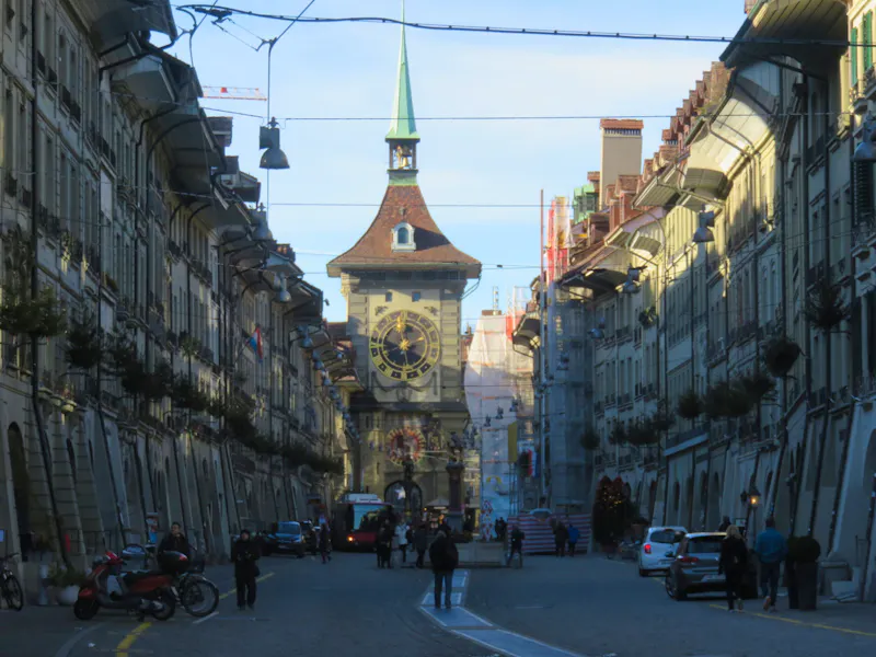Bern - Hauptgasse mit Zytglogge-Turm - &copy;Annette Weise