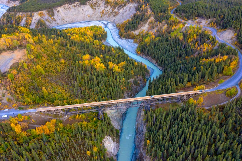 Straße nach McCarthy in Alaska - ©Vladislav - stock.adobe.com