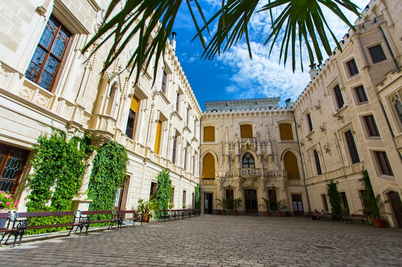 Schloss Hluboka nad Vltavou in Südböhmen - &copy;Ivan Kurmyshov - stock.adobe.com