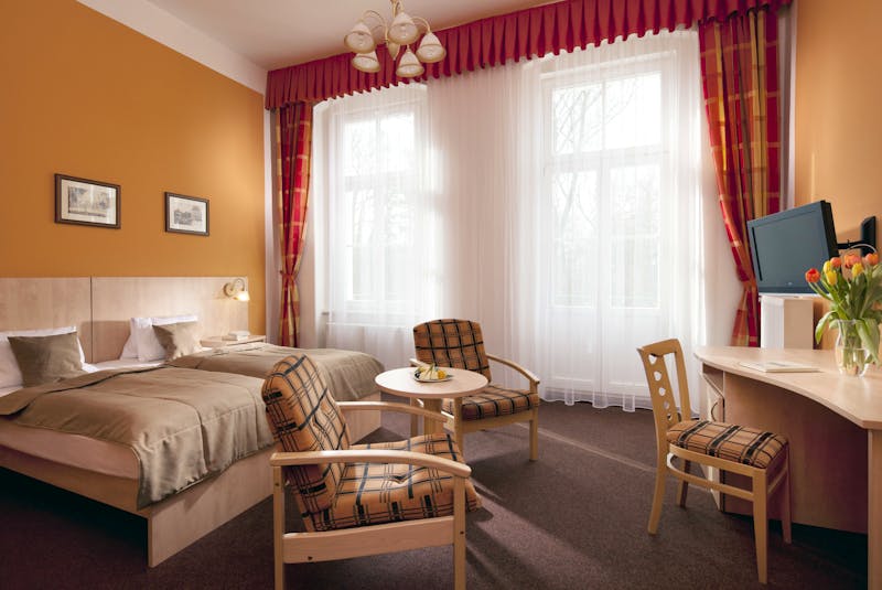 Franzensbad - Kurhotel Metropol - Zimmerbeispiel Kategorie Komfort – ©Kurhotel Metropol Franzensbad