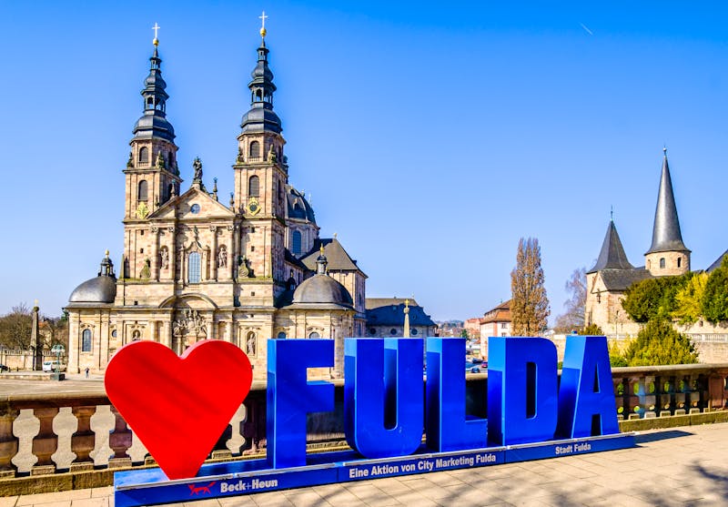 Fulda - Dom St. Salvator und Domplatz - ©fottoo - stock.adobe.com