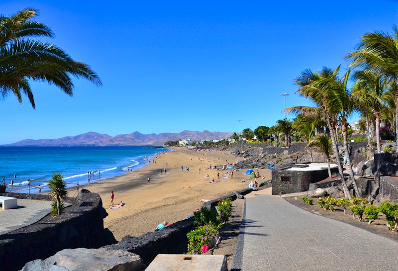 Strand von Puerto del Carmen auf Lanzarote - ©Reinalde Roick - stock.adobe.com