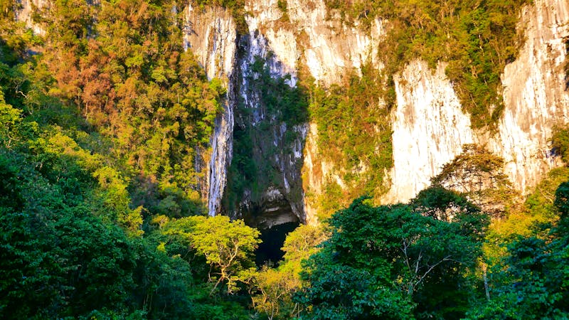 Deer Cave im Mulu Nationalpark - ©Lea - stock.adobe.com