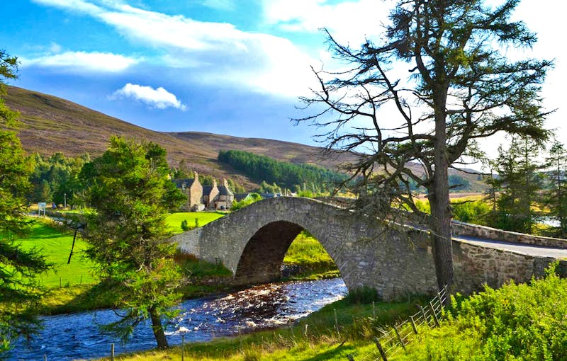 Cairngorm Mountains - Brücke über den Gairn - ©Konrad Füssel - Eberhardt TRAVEL