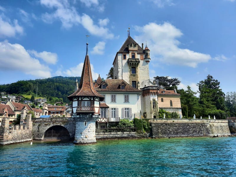 Schifffahrt auf dem Thuner See - Schloss Oberhofen - ©Katrin Deutschbein - Eberhardt TRAVEL