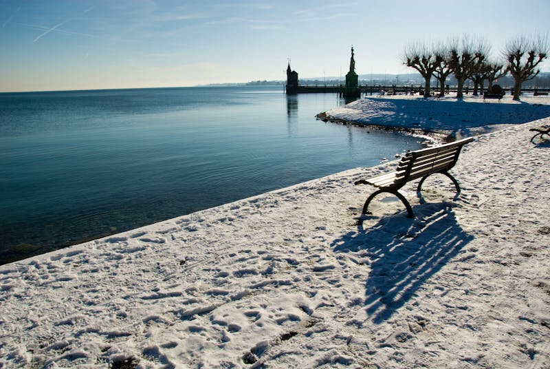 Konstanz am Bodensee - Hafen und Promenade im Winter - ©maraphoto - stock.adobe.com