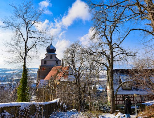 Herrenberg im Schwarzwald - Stiftskirche im Winter – © Ilhan Balta - stock.adobe.com