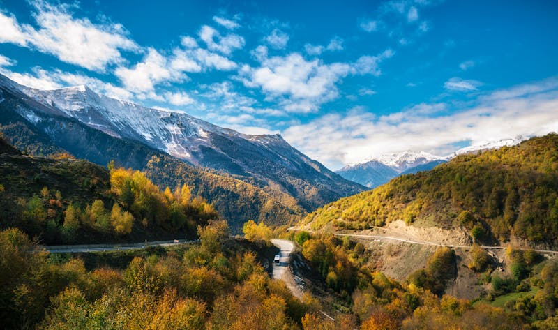 Fahrt durch den Kaukasus von Sugdidi nach Mestia - ©Andrei Bortnikau - stock.adobe.com