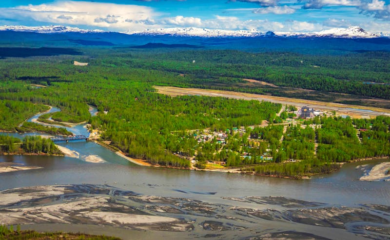 Blick auf Talkeetna in den Weiten Alaskas - ©Sarah Ann Loreth - stock.adobe.com