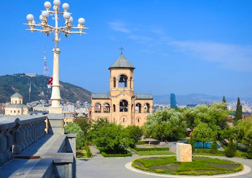 Zminda Sameba Kathedrale in Tbilisi  &ndash; &copy; Sabine Letzybyll - Eberhardt TRAVEL