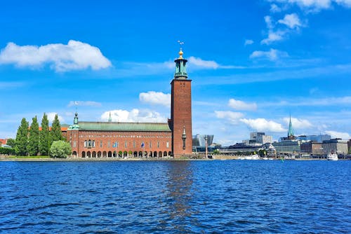 Bootsfahrt in Stockholm - Rathaus &ndash; &copy; Katrin Deutschbein - Eberhardt TRAVEL