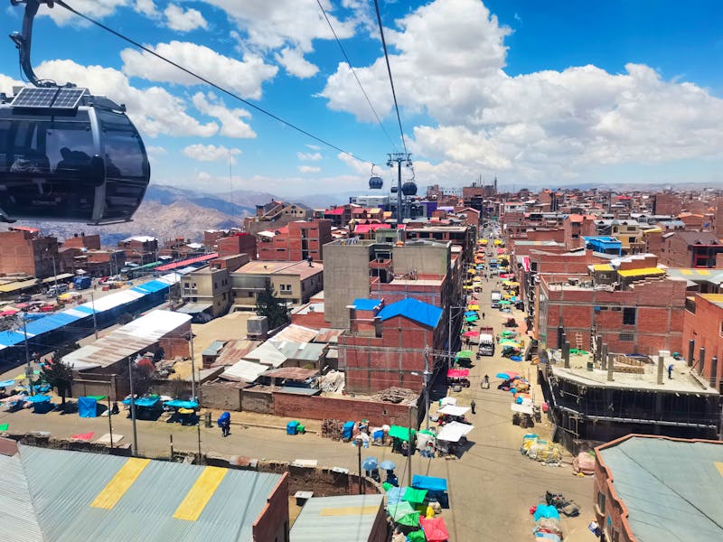 Seilbahnfahrt über El Alto und La Paz - ©Anette Rietz - Eberhardt TRAVEL