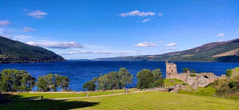 Loch Ness & Urquhart Castle - ©Konrad Füssel - Eberhardt TRAVEL
