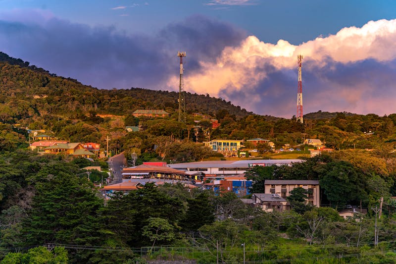 Ein Dorf in Monteverde - ©formgefuege - stock.adobe.com