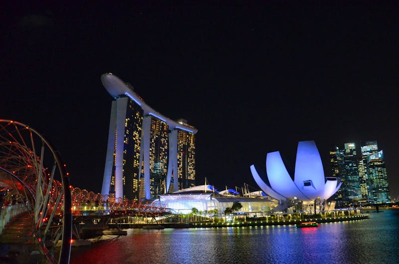 Singapur - Marina Bay Sense Hotel mit Helix Brücke - ©Katja Neumann - Eberhardt TRAVEL