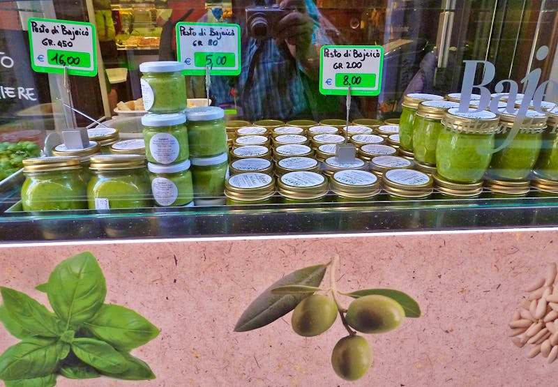 Pesto in Ligurien - ©Betina Marinow - Eberhardt TRAVEL