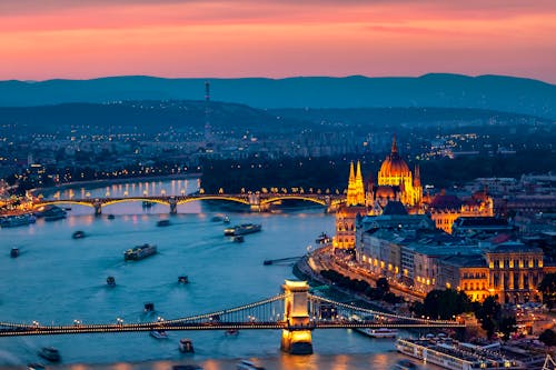 Budapest - Nachtpanorama &ndash; &copy; © by Dariusz T. Oczkowicz