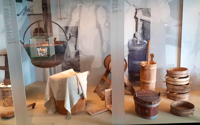 Ausstellung im Schloss Trautenfels ind er Steiermark - &copy;Kerstin Hugel - Eberhardt TRAVEL