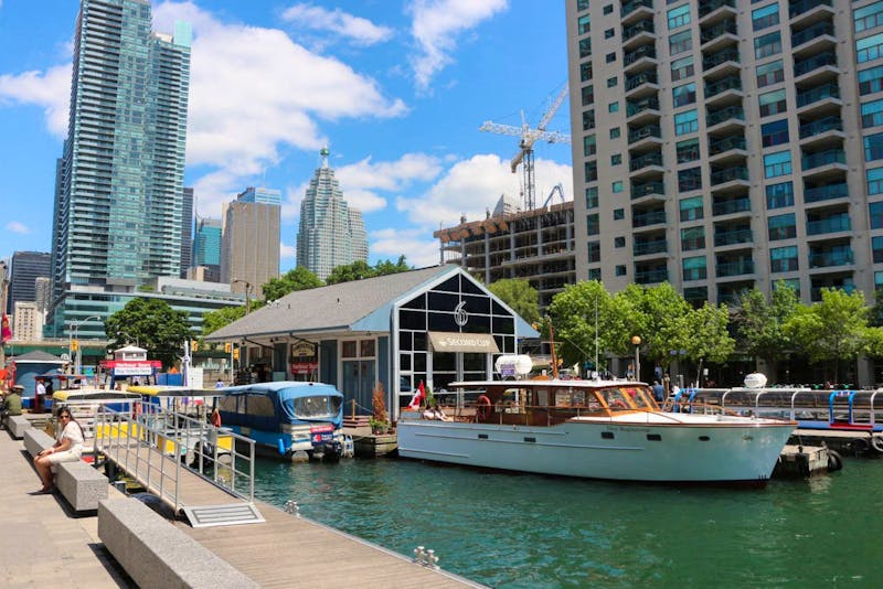 Harbour Centre in Toronto - ©Kristin Weigel - Eberhardt TRAVEL