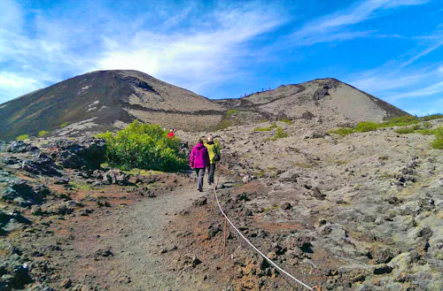 Aufstieg zum Vulkankrater Grabrok &ndash; &copy; Juliane Voigt - Eberhardt TRAVEL