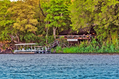 Ndhovu Safari Lodge am Fluss &ndash; &copy; Ndhovu Safari Lodge - Gerhard Pliessnig