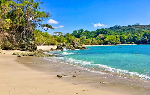 Strand im Manuel Antonio Nationalpark &ndash; &copy; Elisabeth Fox-Maerki - Eberhardt TRAVEL
