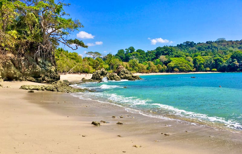 Strand im Manuel Antonio Nationalpark - ©Elisabeth Fox-Maerki - Eberhardt TRAVEL