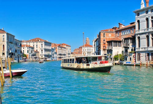 Wassertaxi in Venedig &ndash; &copy; Martin Büchner - Eberhardt TRAVEL
