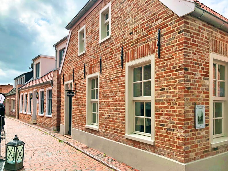 Historische Häuser in Greetsiel - ©Diana Mendel - Eberhardt TRAVEL