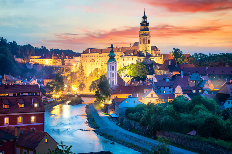 Krumau (Cesky Krumlov) am Abend - Blick auf Altstadt, Moldau und Schloss - &copy;mRGB - stock.adobe.com