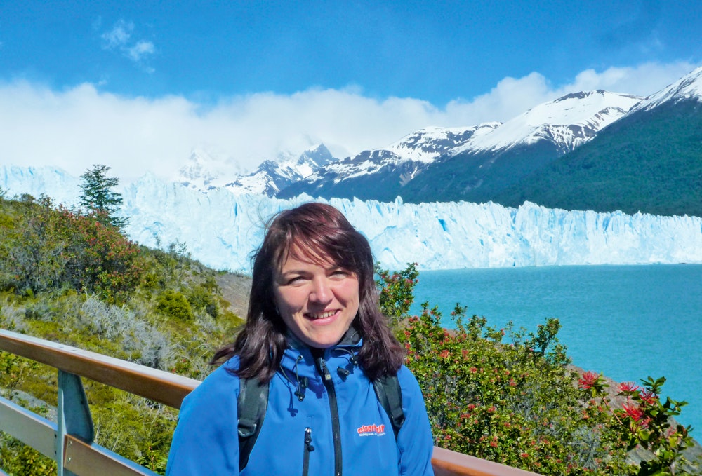 Reisemanagerin Paulan Daniela am Perito Moreno Gletscher – © Daniela Paulan - Eberhardt TRAVEL