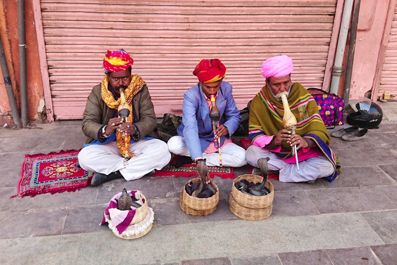 Schlangenbeschwörer am Palast der Winde in Jaipur - ©Simone Willner - Eberhardt TRAVEL