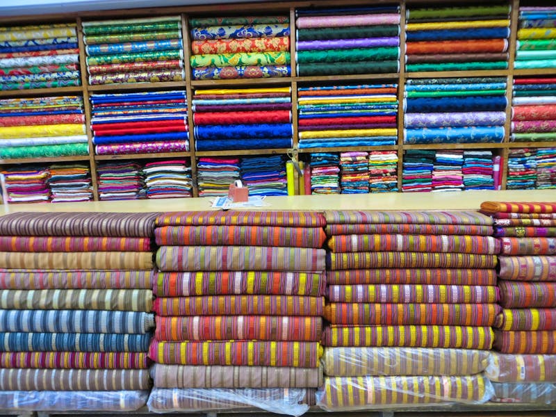 Stoffgeschäft im Thimphu - ©Jürgen Schmeißer (Eberhardt TRAVEL)