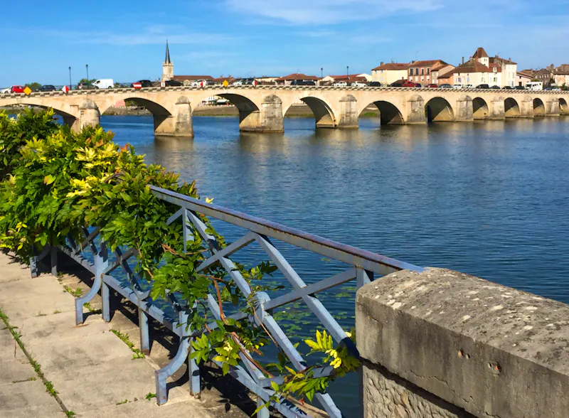 Fluss Saone in Mâcon  - &copy;Claudia Hartwich - Eberhardt TRAVEL