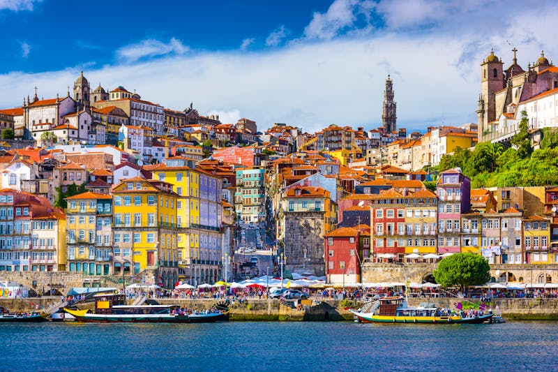 Blick auf die Altstadt von Porto am Fluss Douro - ©SeanPavonePhoto - stock.adobe.co