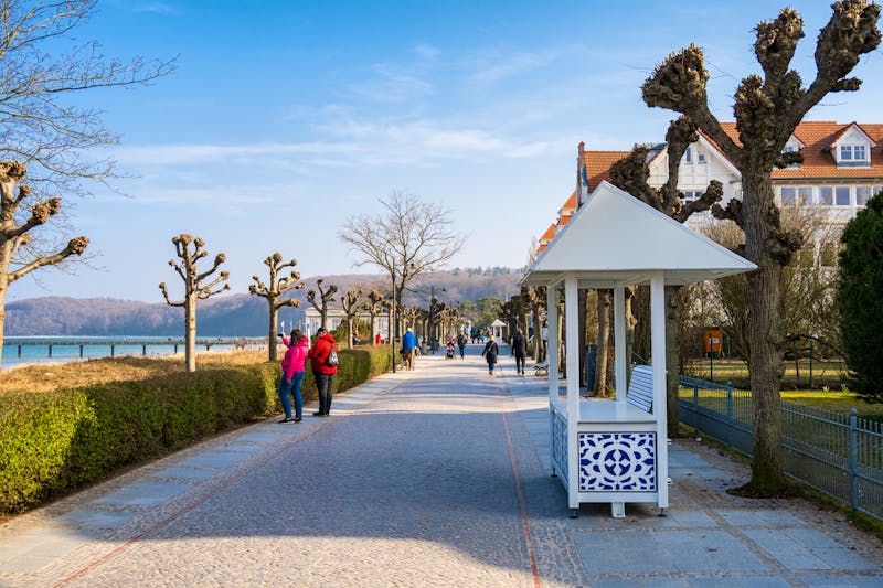 Ostseebad Binz auf der Insel Rügen - an einem sonnigen Wintertag an der Strandpromenade - ©Verwendung oder Veränderung nur nach voriger Genehmigung