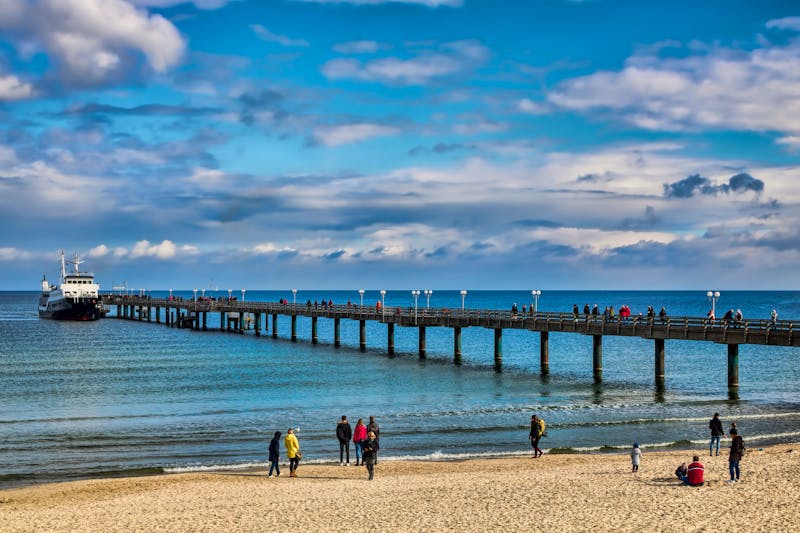 Ostseebad Binz auf der Insel Rügen - Seebrücke mit Schiff - ©ArTo - stock.adobe.com