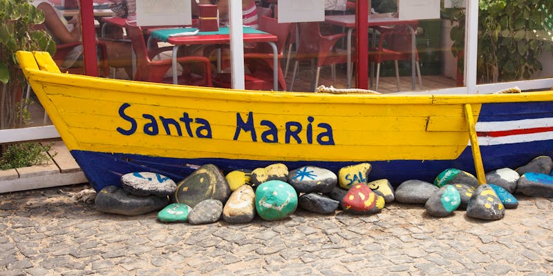 Santa Maria auf der Insel Sal, Kapverden -  altes Fischerboot - ©Samuel B. - stock.adobe.com