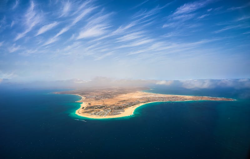 Santa Maria auf der Insel Sal, Kapverden - Luftaufnahme auf Insel und Atlantik - ©Dragoș Asaftei - stock.adobe.co