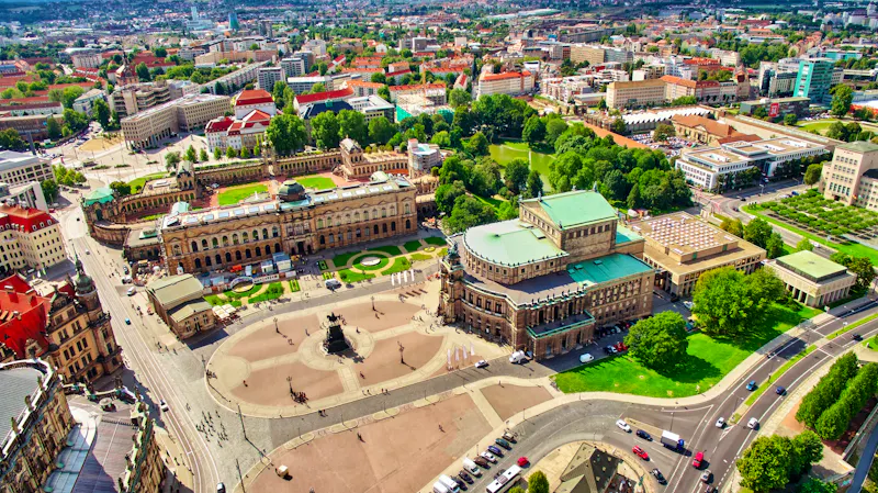 Theaterplatz in Dresden &ndash; &copy; BRIAN_KINNEY - stock.adobe.com